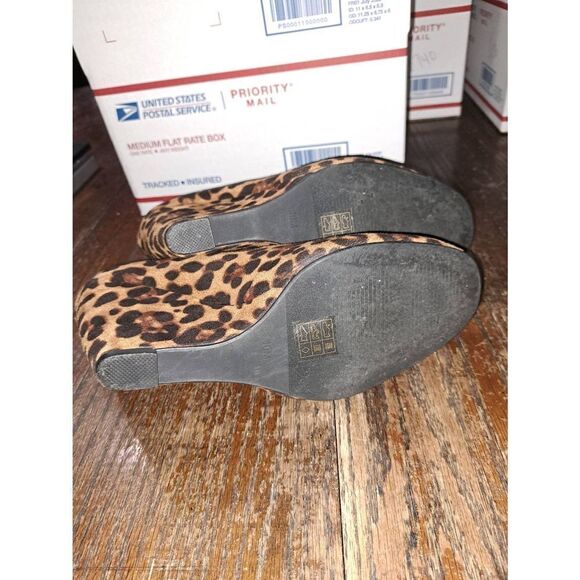 10M Pierre Dumas Cheetah Leopard Wedge High Heel Buckle Detail Brown Black - Picture 8 of 9